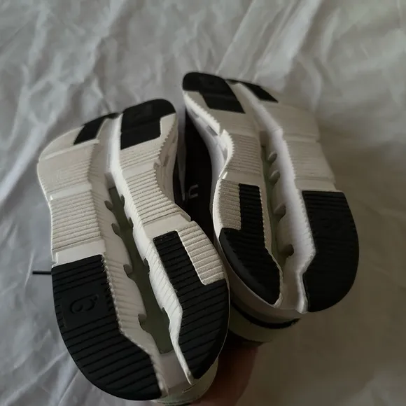 On Cloudnova Sneakers Eclipse &amp; Meadow