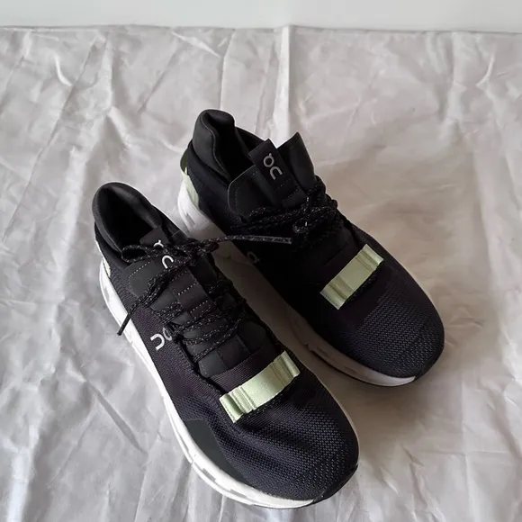 On Cloudnova Sneakers Eclipse &amp; Meadow