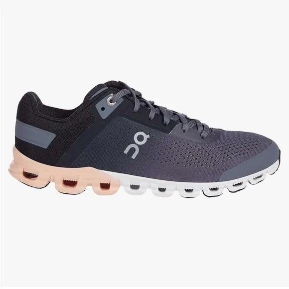 On Running women Cloudflow 3.0Rock grey /rose size 6.5  new