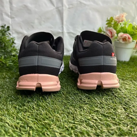 On Running women Cloudflow 3.0Rock grey /rose size 6.5  new