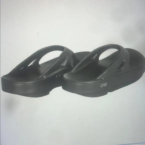 OOFOS Black Sandals with Contoured Footbed unisex Men’s Size 13 Women’s s