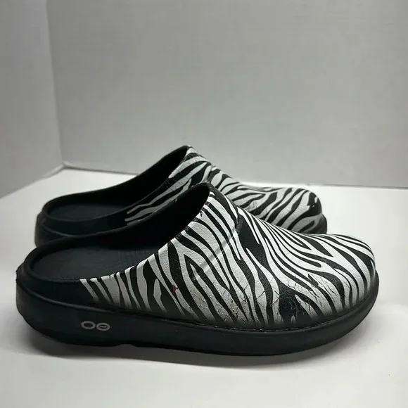 Oofos Oocloog Clogs Sandal Slip On Shoes Zebra Print White Black Women's Size 7