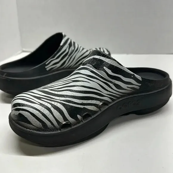 Oofos Oocloog Clogs Sandal Slip On Shoes Zebra Print White Black Women's Size 7