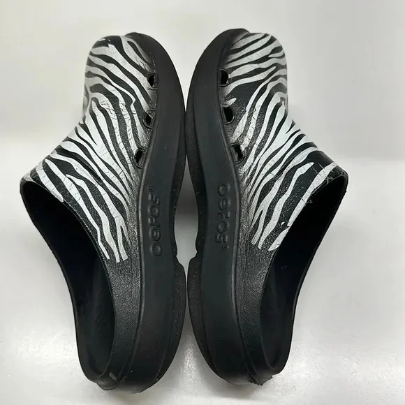 Oofos Oocloog Clogs Sandal Slip On Shoes Zebra Print White Black Women's Size 7