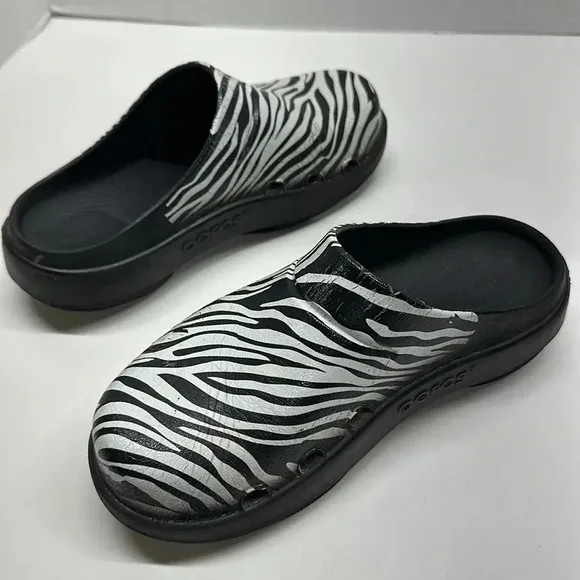 Oofos Oocloog Clogs Sandal Slip On Shoes Zebra Print White Black Women's Size 7
