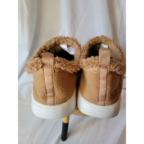 Oofos Oocoozie Recovery Shoe Womens Size 8 Camel Chestnut Comfort Low Top