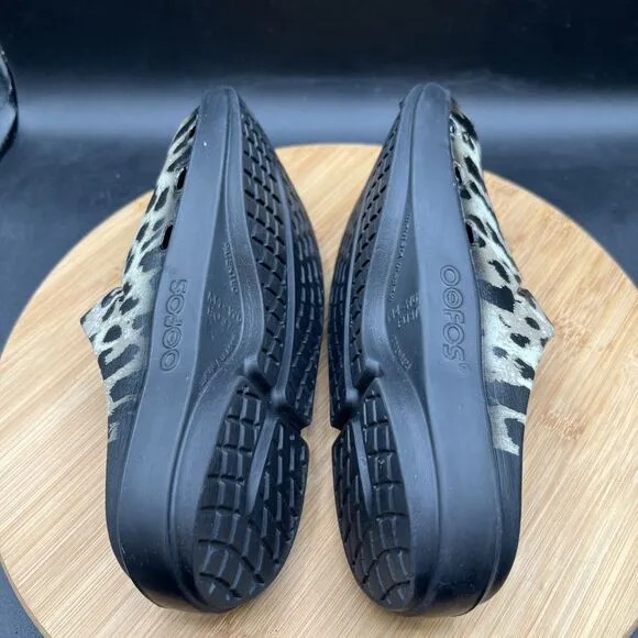 OOFOS Womens Size 6 OOcloog Black Cheetah Orthopedic Slides Shoes Sandals Clog