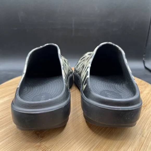 OOFOS Womens Size 6 OOcloog Black Cheetah Orthopedic Slides Shoes Sandals Clog