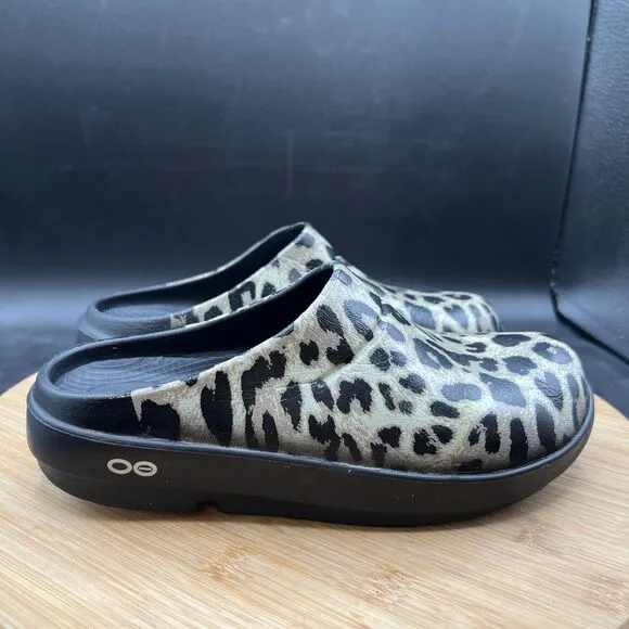 OOFOS Womens Size 6 OOcloog Black Cheetah Orthopedic Slides Shoes Sandals Clog