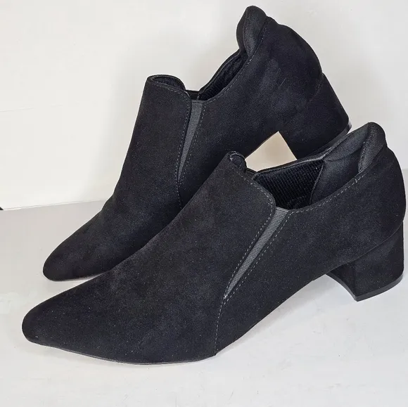 Ortho rest Women Slip On Pointed Toe Heels with Elastic Panels, Women's size 8