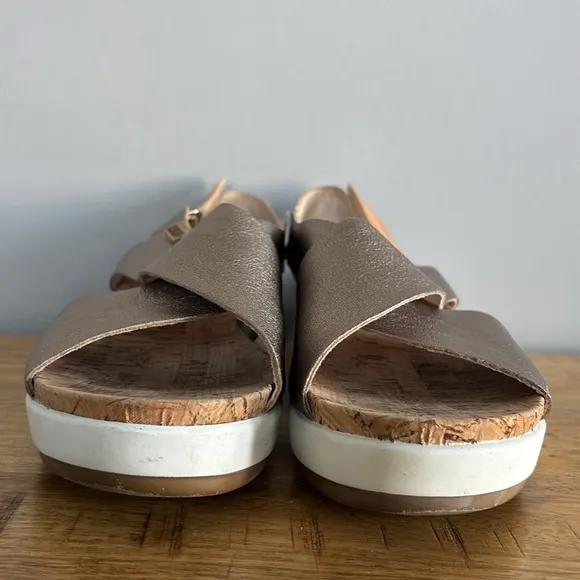 Pikolinos Romana Silver Tan Leather Sandals with Crisscross Straps and Slingback