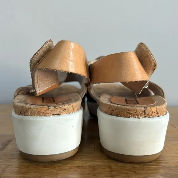 Pikolinos Romana Silver Tan Leather Sandals with Crisscross Straps and Slingback