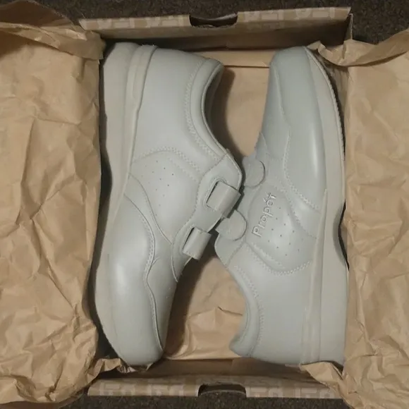 Propet Life Walker Double Strap Leather Orthopedic Shoes SIZE 9-3E 9-3XXX Wide