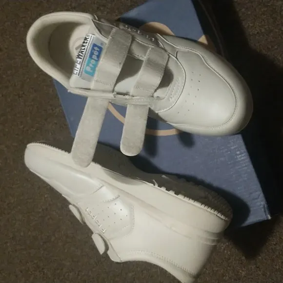 Propet Life Walker Double Strap Leather Orthopedic Shoes SIZE 9-3E 9-3XXX Wide