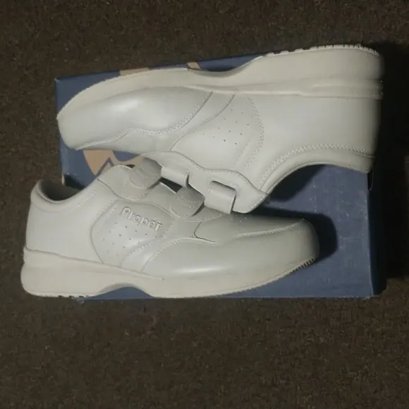 Propet Life Walker Double Strap Leather Orthopedic Shoes SIZE 9-3E 9-3XXX Wide