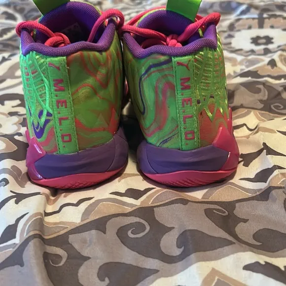 Puma melo boys size 3.5 basketball sneakers