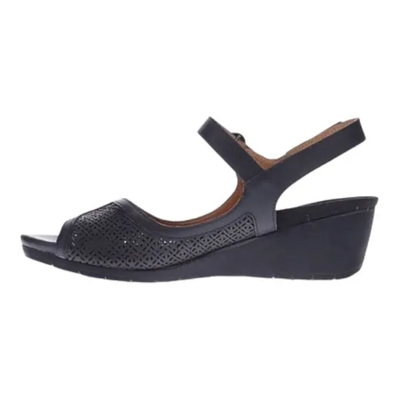 Revere Kaya Shoes Women Size 9M Black Backstrap Wedge Sandals