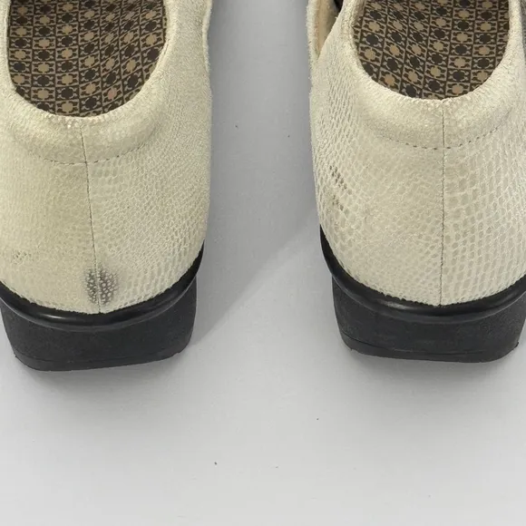 Revere Osaka Women's Casual Cream Shoes Size 10M