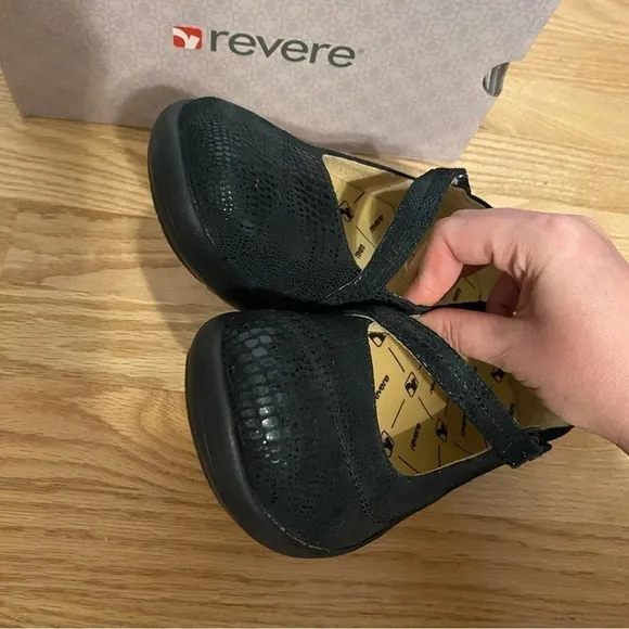 Revere Petra Mary Jane Flat Shoes NEW Sz 7 Black Lizard Leather Women’s