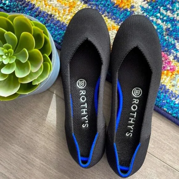 Rothy’s round toe size 7 black womans flat shoes