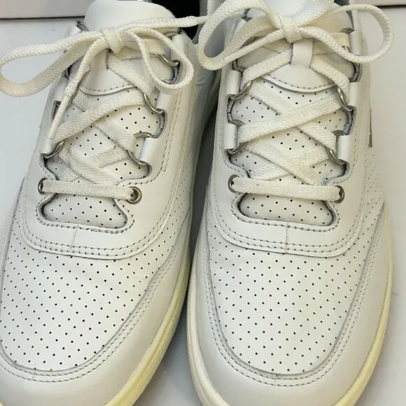 SAS High Street White Sneakers size 8N A98871398 Narrow Lace Up Arch Support