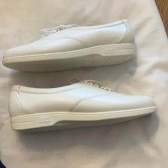 SAS TRIPAD COMFORT SHOES.  NEW