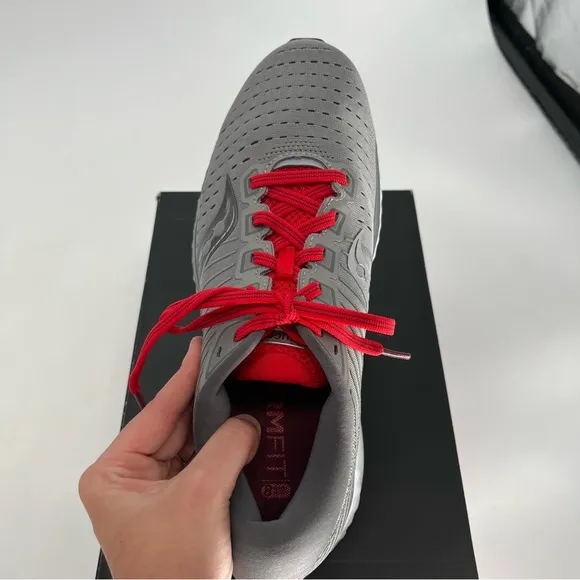 Saucony Men's Gray and Red Running Shoes