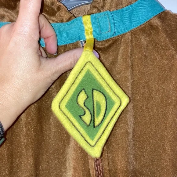 Scooby Doo dog costume. Size small (4/6) 1 piece with hood that shows your face