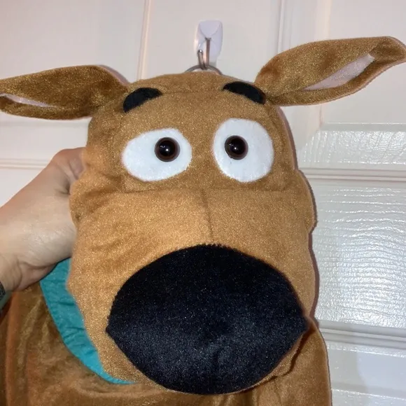 Scooby Doo dog costume. Size small (4/6) 1 piece with hood that shows your face