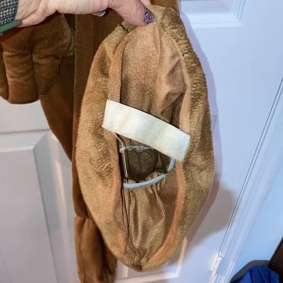 Scooby Doo dog costume. Size small (4/6) 1 piece with hood that shows your face