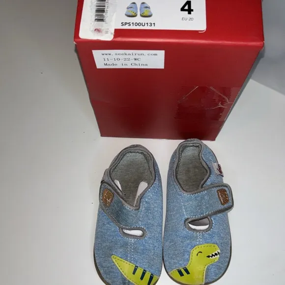 See Kai Run Cruz II blue jersey dino 4 NWT