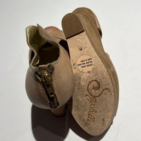 Seychelles Tan Leather Tall Wedge Peep Toe Sandal Size 7.5.   B61