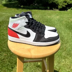 Size 11 - Nike Air Jordan 1 Mid SE Red Black Toe Men's Shoes - Ships Now