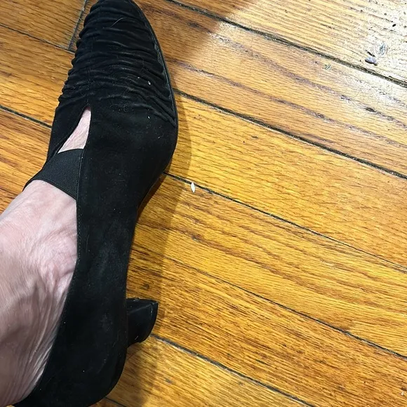 Size 38 Thierry roubtin shoes