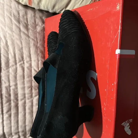 Size 38 Thierry roubtin shoes
