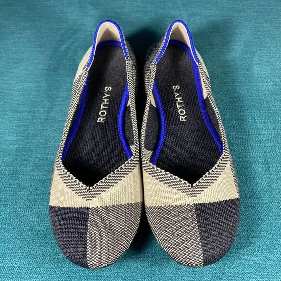 Size 7.5 - Women’s Rothy’s The Flat Captoe shoes
