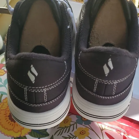 Skechers Arch Fit Black and White Casual Sneakers