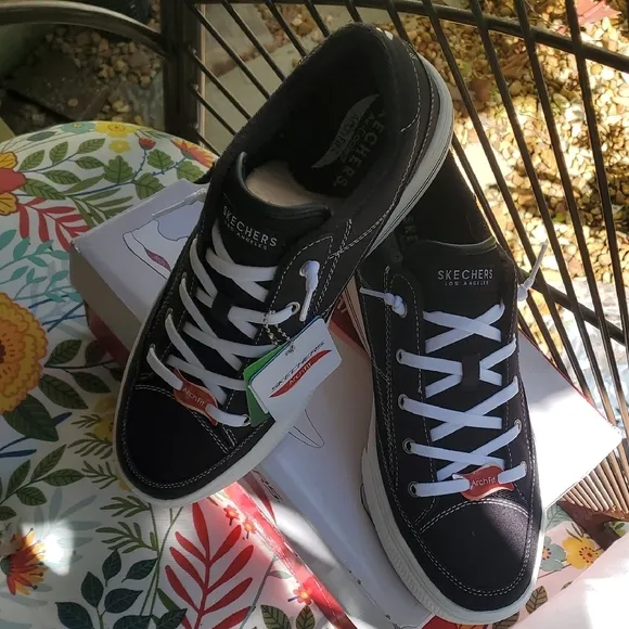 Skechers Arch Fit Black and White Casual Sneakers