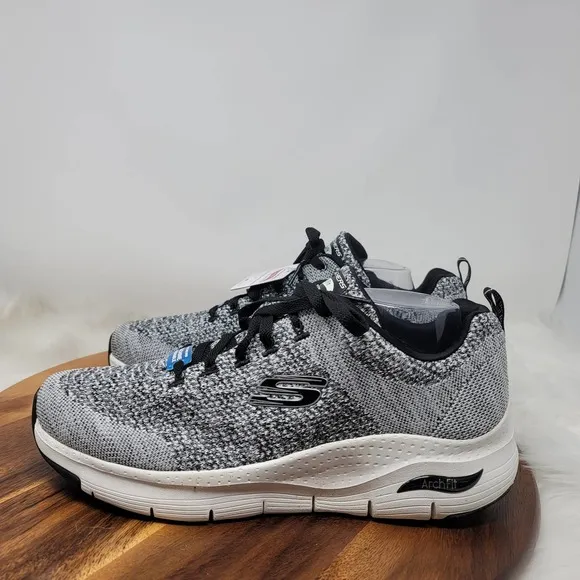 Skechers Men's Arch Fit Sneakers Size 13 NWT