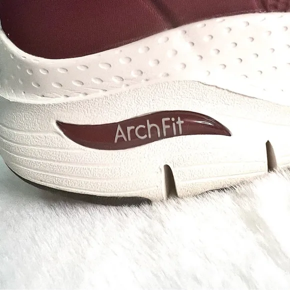 Skechers Men's Arch Fit Titan Sneakers Burgundy Size 8.5 Listed Under Women