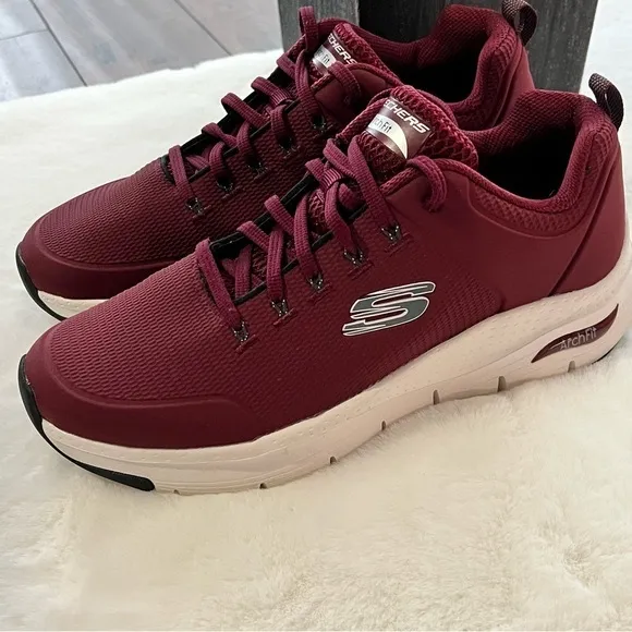 Skechers Men's Arch Fit Titan Sneakers Burgundy Size 8.5