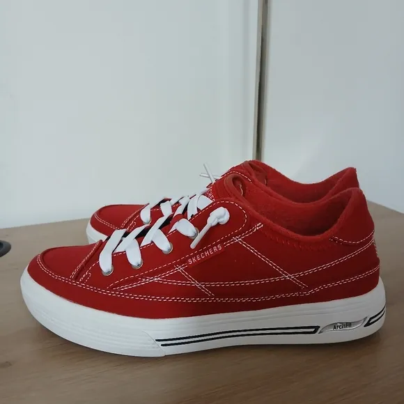 Skechers Women'S Arcade Arch Fit-Arcata Sneaker Sz 8