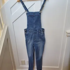 Slim raw hem overalls