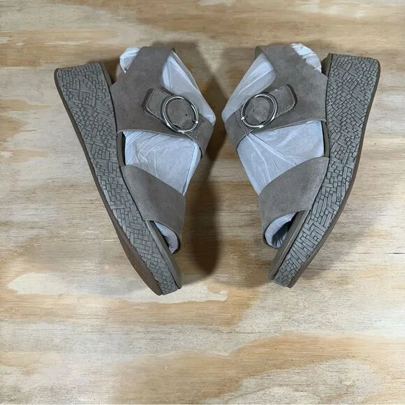 Sofft Faedra Light Grey Ankle Strap Sandals Women’s Size 11
