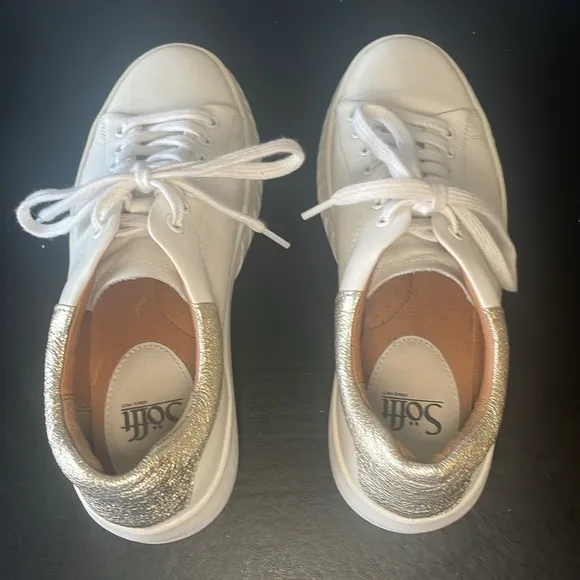 SOFFT | Parkyn Sneaker White with Gold heel, size 8.5M, leather - EUC
