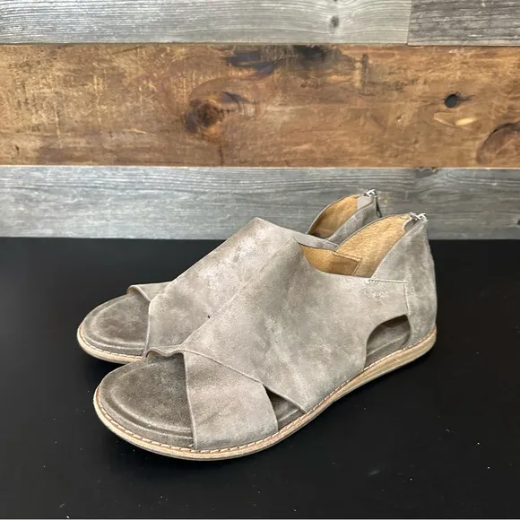Sofft Womens Smoke Suede Metallic Evonne Flat Sandals Zip Back Size 11M EUC