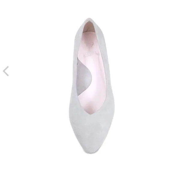 Sole Bliss Ingrid: Pale Gray Suede Shoes Size 38 / Néw No Box