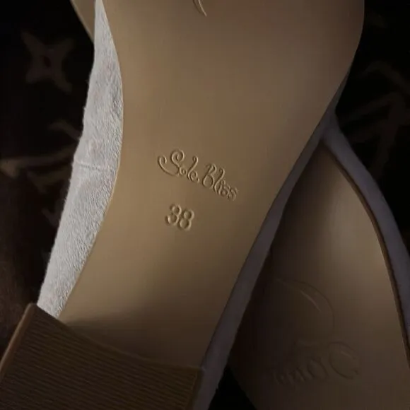 Sole Bliss Ingrid: Pale Gray Suede Shoes Size 38 / Néw No Box