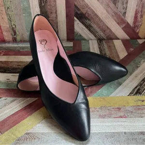 Sole Bliss MIA Black Leather Heels Shoes Arch Support Bunion Bed Round Toe SZ 9