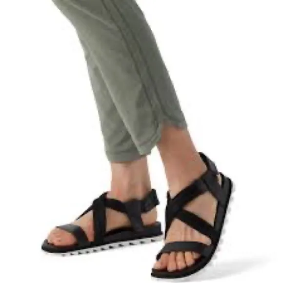 Sorel Women’s Roaming Decon Sandals for Women 6 Black